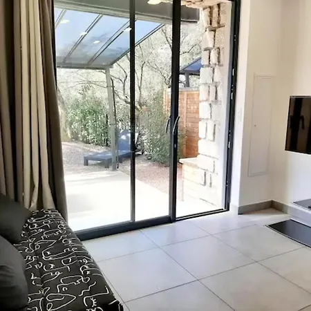 N9 Maison T2 Climatise * Ajaccio (Corsica)